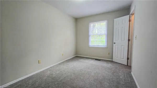 $1,650 | 4059 Village Place, Winston-Salem, NC 27127