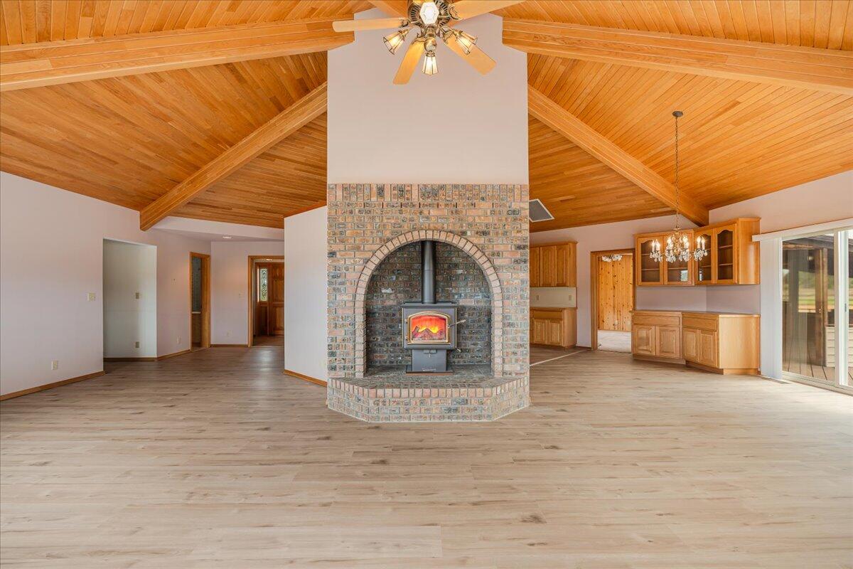 64515 Rock Springs Road Bend, OR 97703 - Photo 15 of 49 Living Room