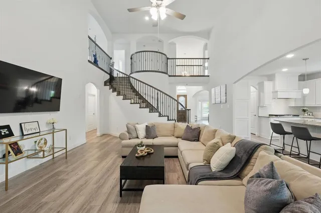 $599,900 | 2821 White Plns Drive, Midlothian, TX 76065