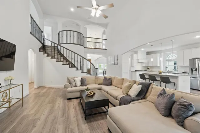 $599,900 | 2821 White Plns Drive, Midlothian, TX 76065