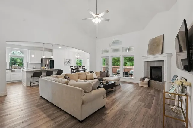 $599,900 | 2821 White Plns Drive, Midlothian, TX 76065