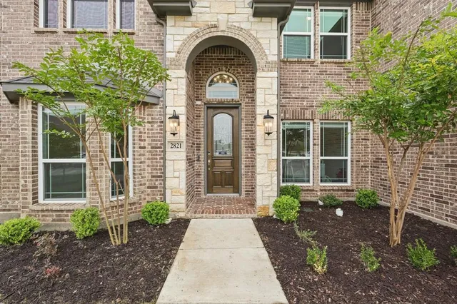 $599,900 | 2821 White Plns Drive, Midlothian, TX 76065