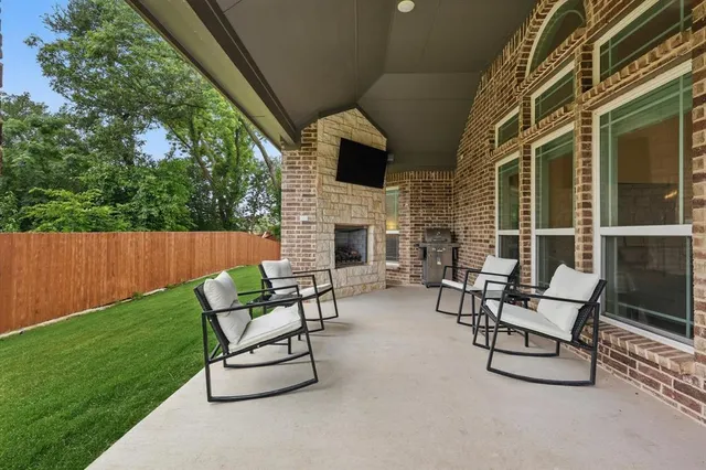 $599,900 | 2821 White Plns Drive, Midlothian, TX 76065
