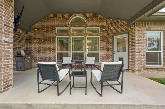 $599,900 | 2821 White Plns Drive, Midlothian, TX 76065