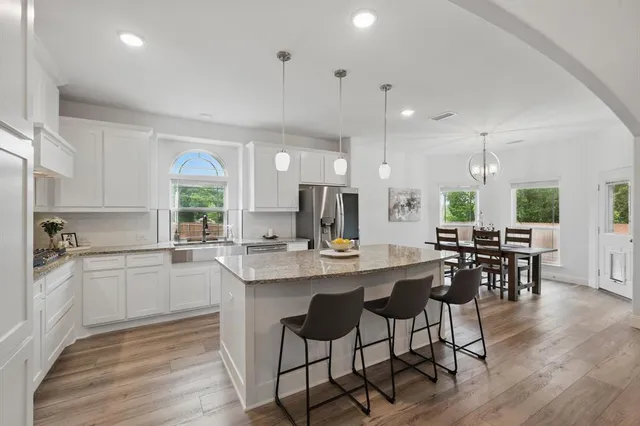 $599,900 | 2821 White Plns Drive, Midlothian, TX 76065