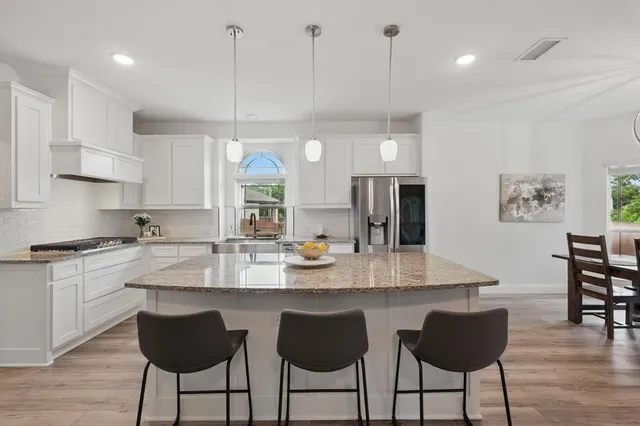 $599,900 | 2821 White Plns Drive, Midlothian, TX 76065