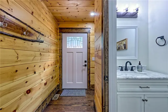 $650,000 | 63 Redwood Lane, Tiger, GA 30576