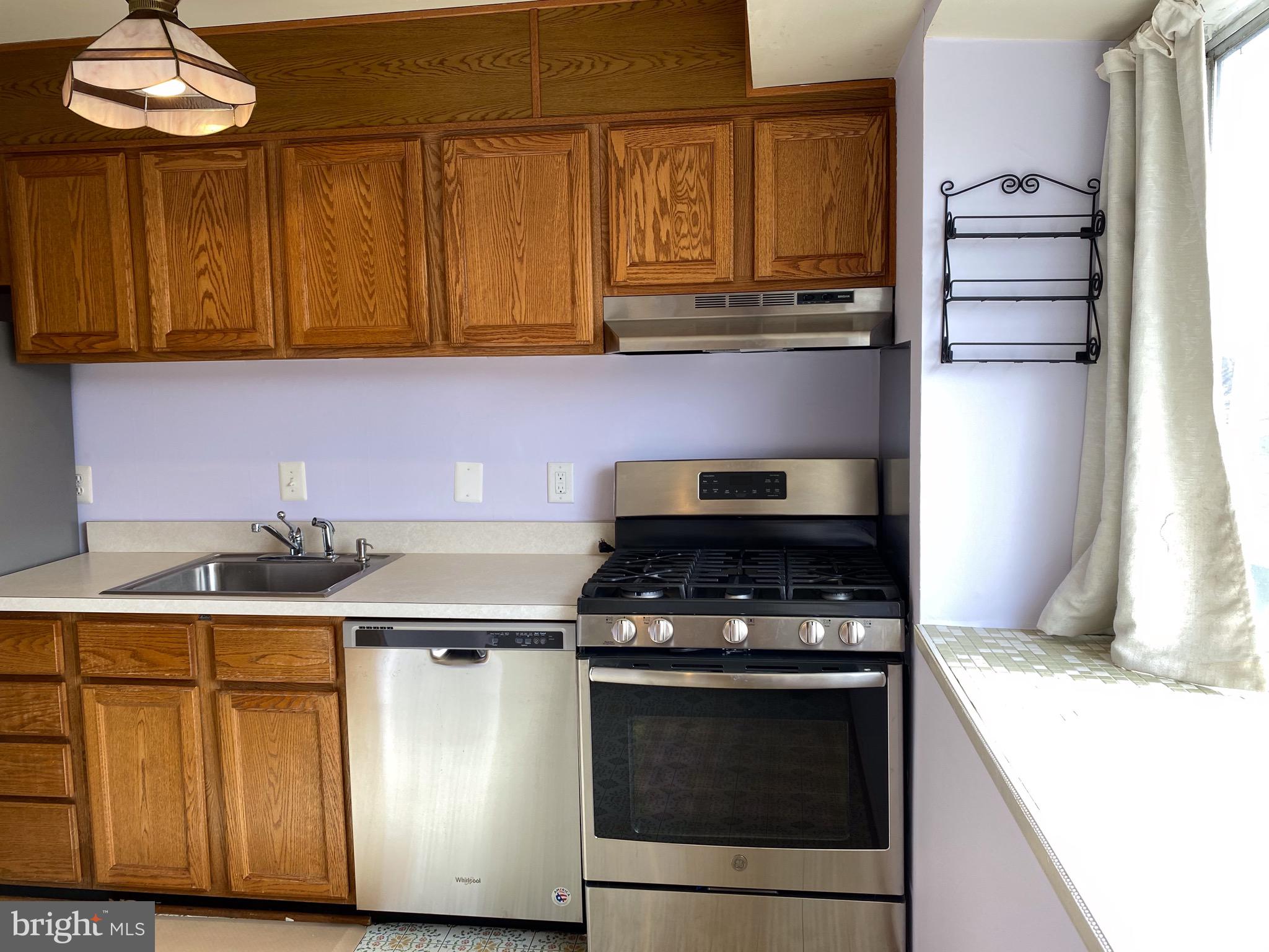 2384 Sun Valley Circle, Unit 2P Silver Spring, MD 20906 - Photo 4 of 26 Bright eat-in kitchen