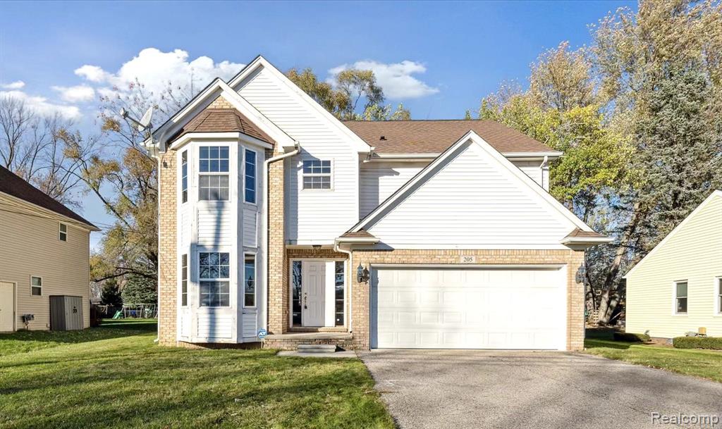 205 Eastlawn Drive Rochester, MI 48307 - Photo 1 of 46