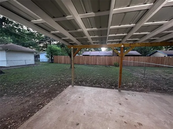 $400,000 | 805 Center Street, Unit A & B, Lockhart, TX 78644