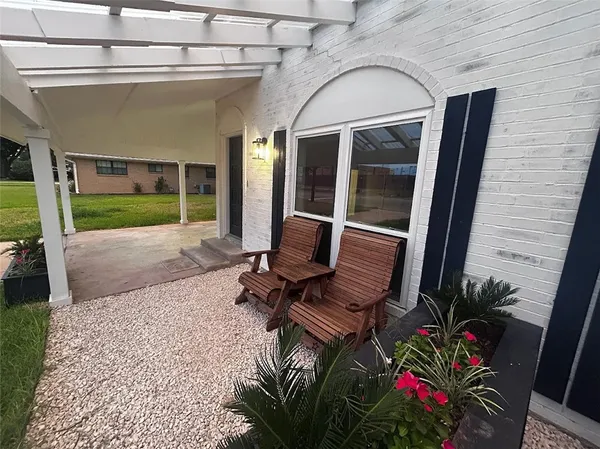 $400,000 | 805 Center Street, Unit A & B, Lockhart, TX 78644