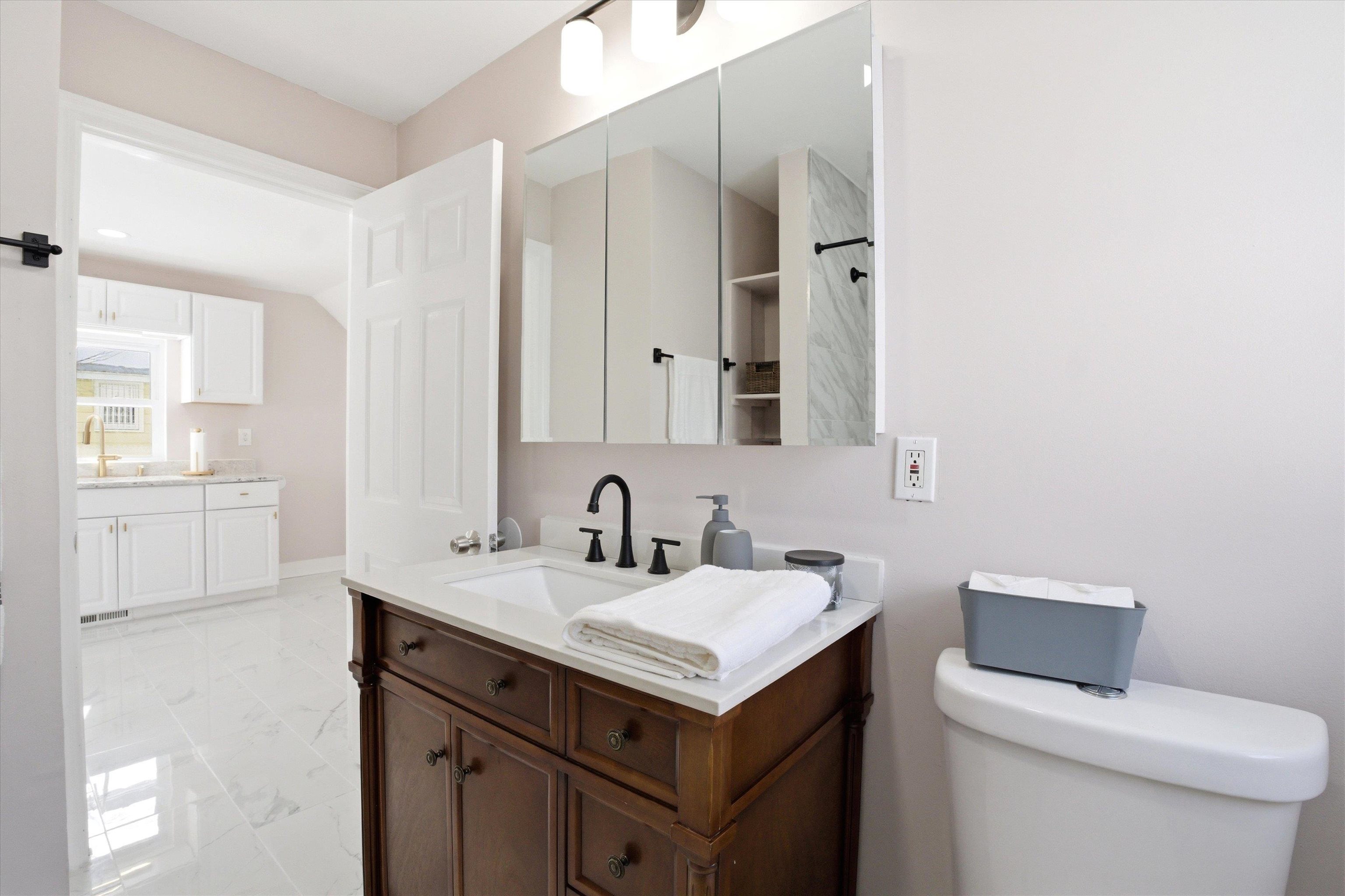 466 South Beech Street Manchester, NH 03103 - Photo 12 of 41