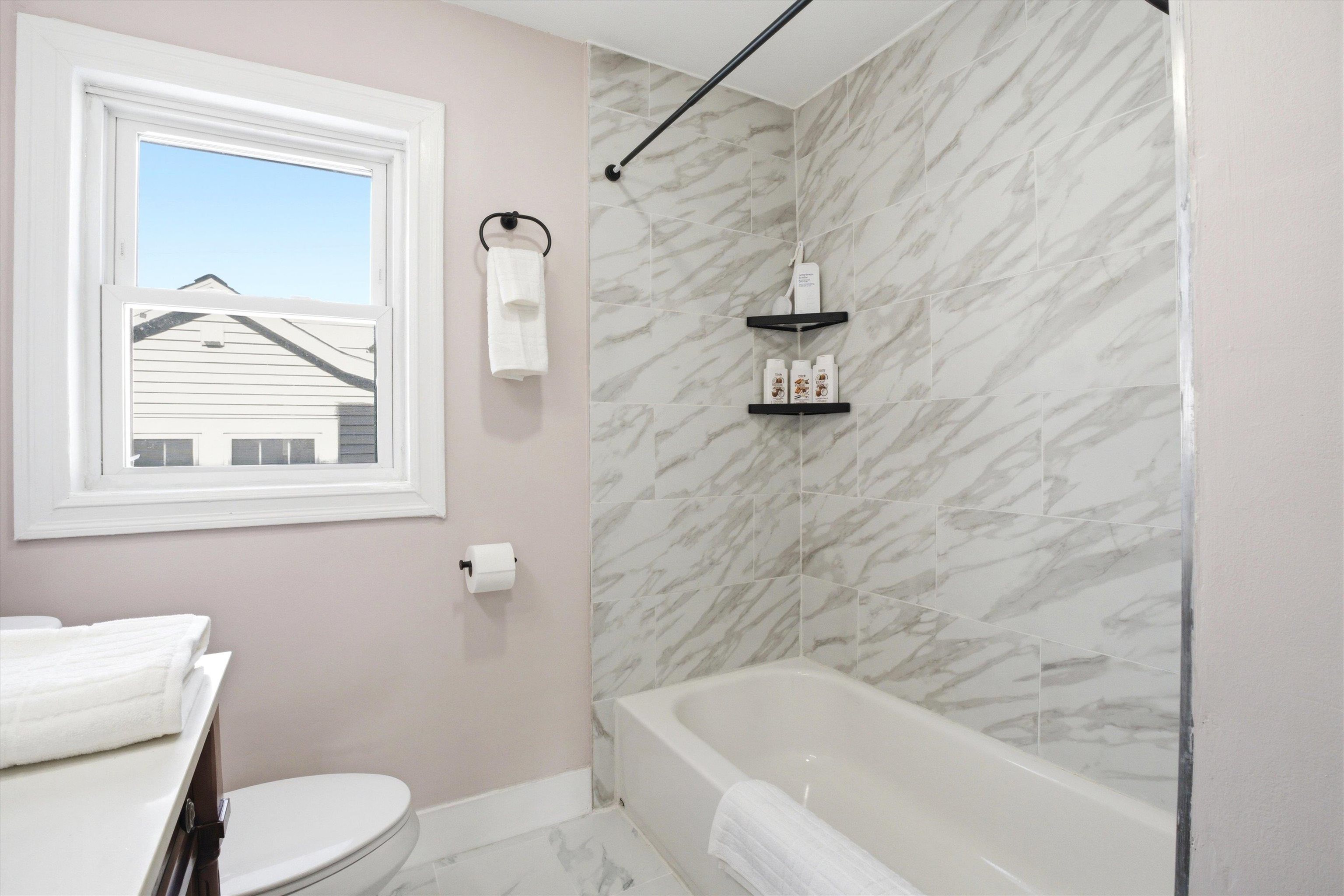 466 South Beech Street Manchester, NH 03103 - Photo 13 of 41