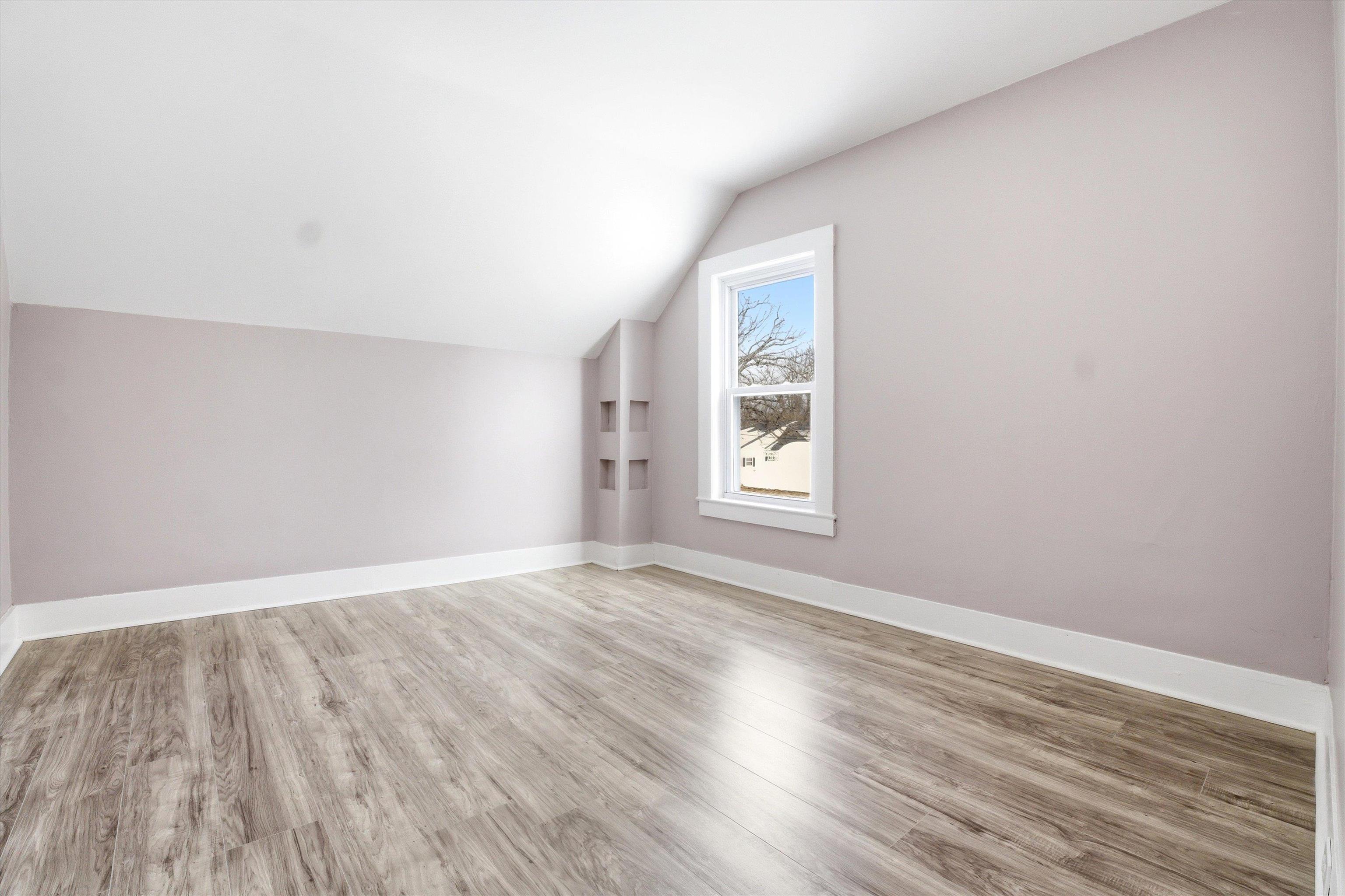 466 South Beech Street Manchester, NH 03103 - Photo 16 of 41