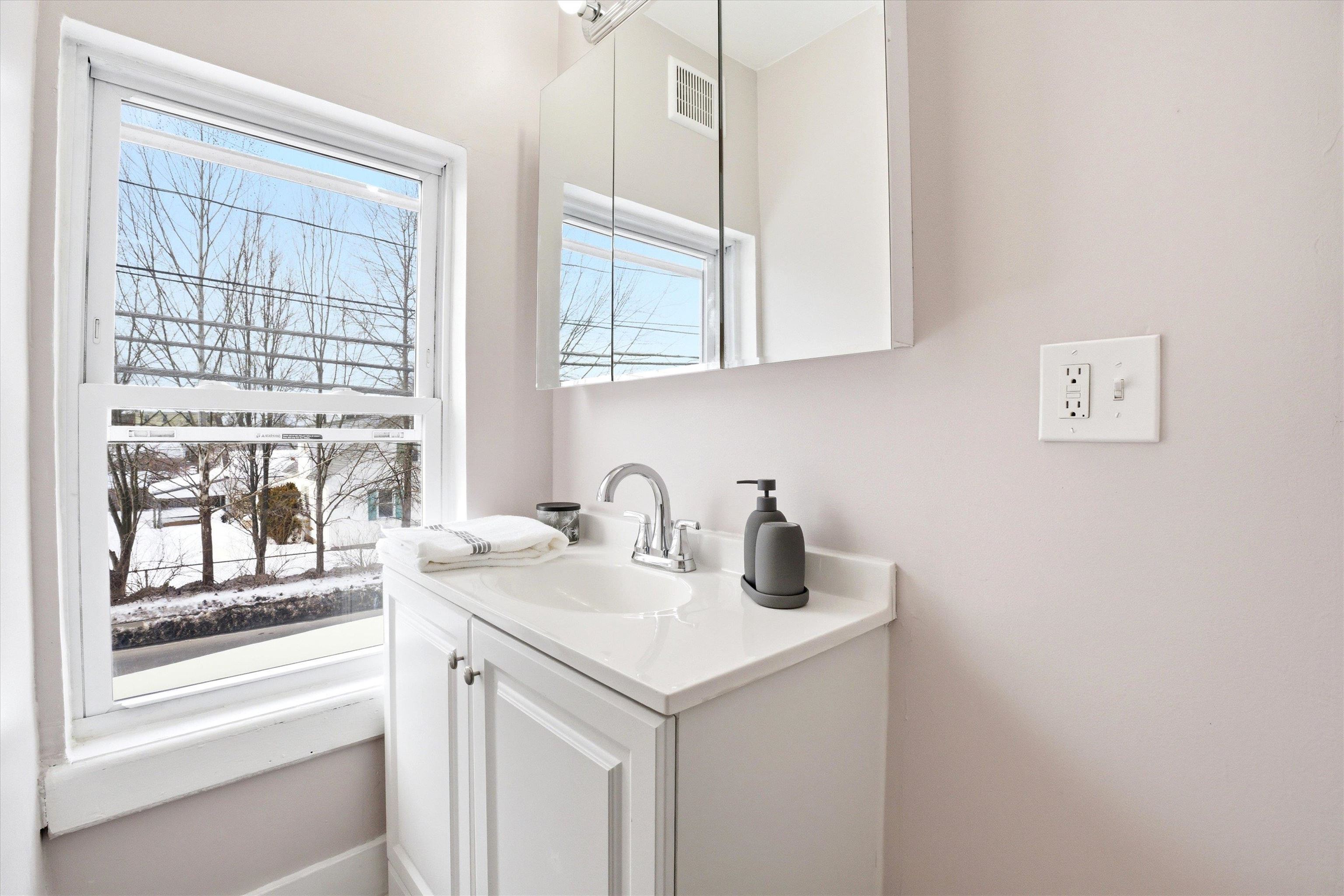 466 South Beech Street Manchester, NH 03103 - Photo 21 of 41