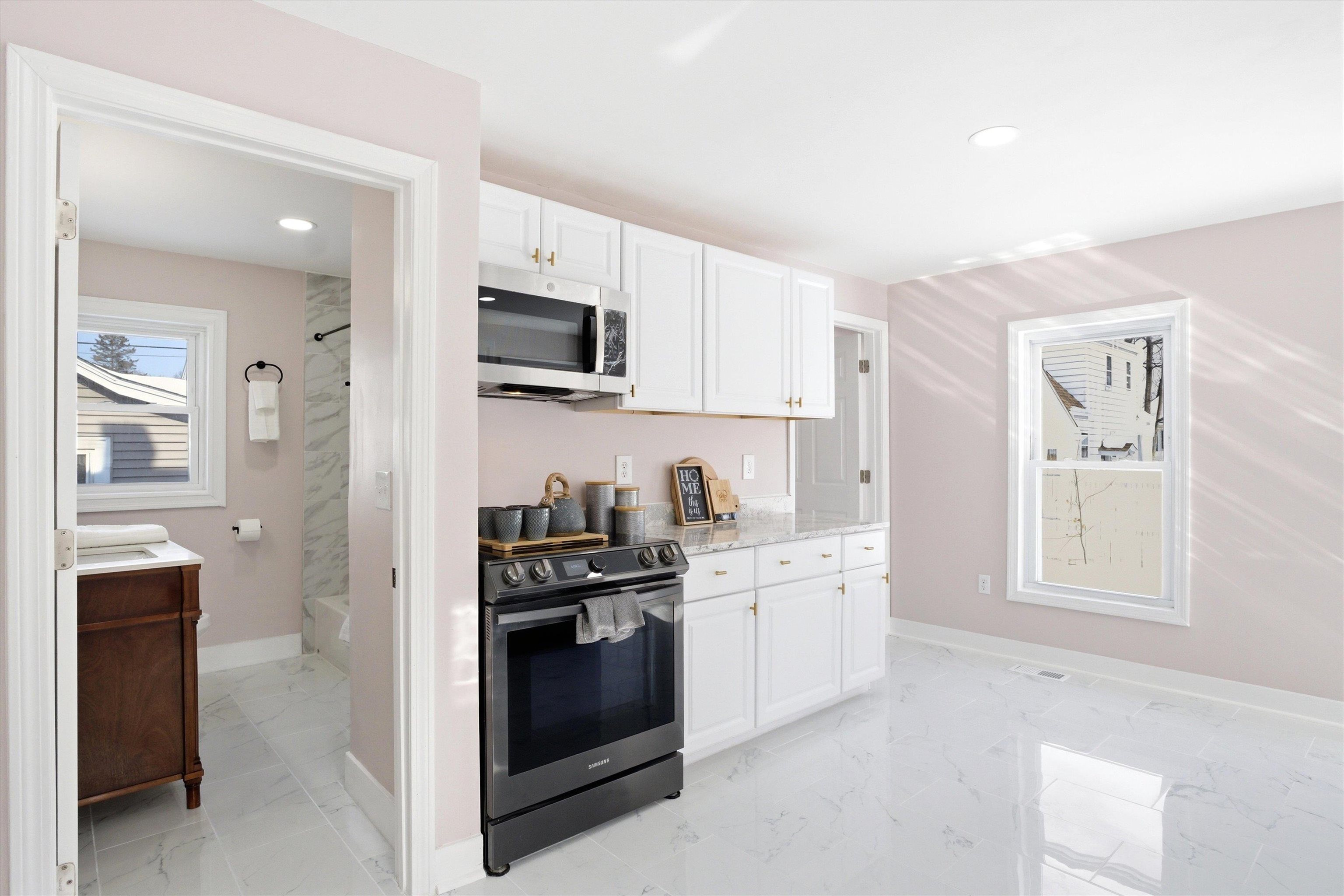 466 South Beech Street Manchester, NH 03103 - Photo 8 of 41