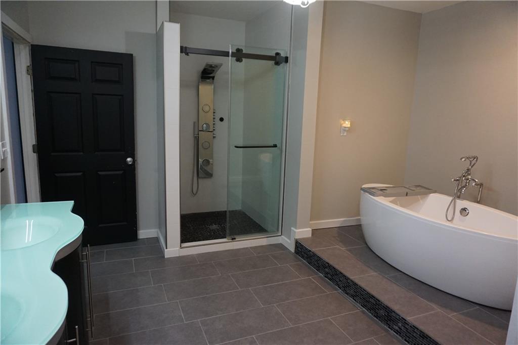 585 Northwest 500 Road Clinton, MO 64735 - Photo 17 of 42