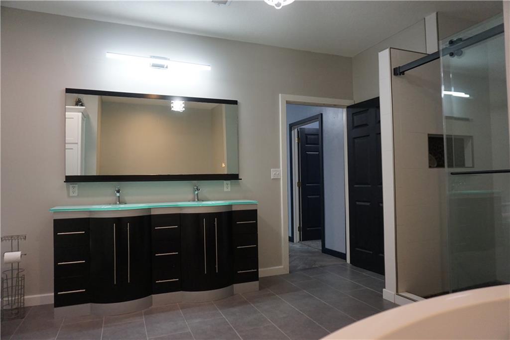 585 Northwest 500 Road Clinton, MO 64735 - Photo 18 of 42