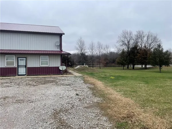 $425,000 | 585 Northwest 500 Road, Clinton, MO 64735