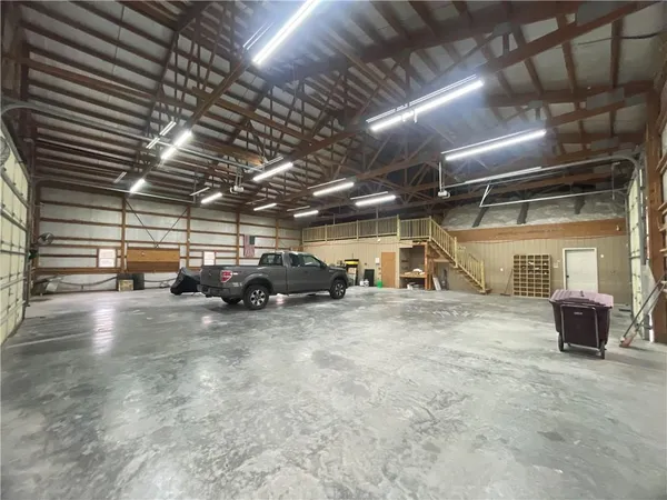 $425,000 | 585 Northwest 500 Road, Clinton, MO 64735