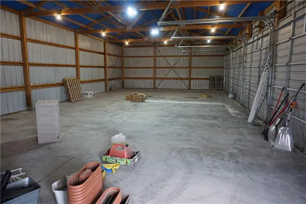 $425,000 | 585 Northwest 500 Road, Clinton, MO 64735