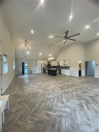 $425,000 | 585 Northwest 500 Road, Clinton, MO 64735