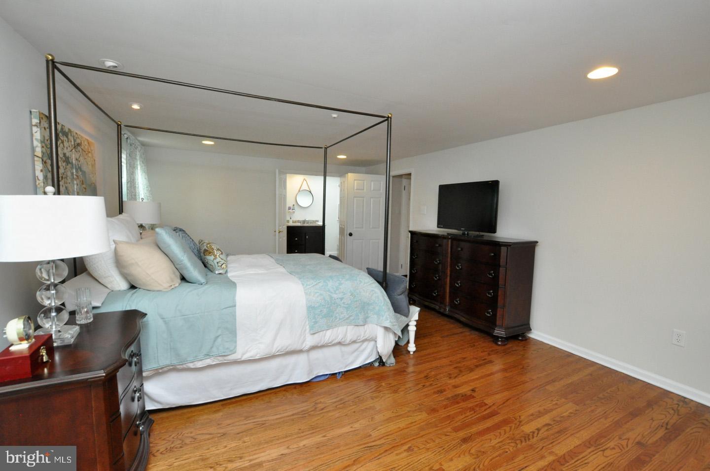 653 Cornwallis Drive Mount Laurel, NJ 08054 - Photo 16 of 34