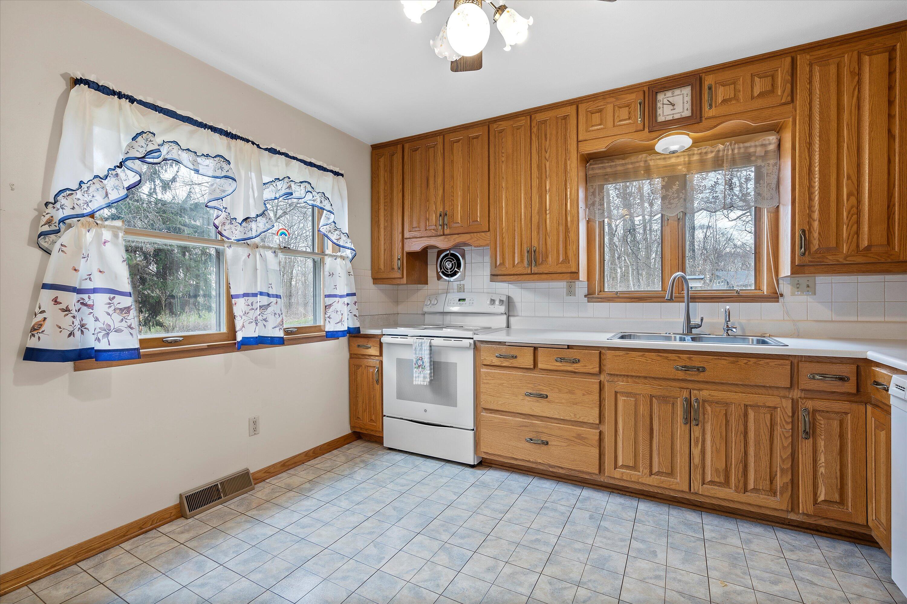 4241 Hillside Road Polk, WI 53086 - Photo 8 of 36 25-DSC09079