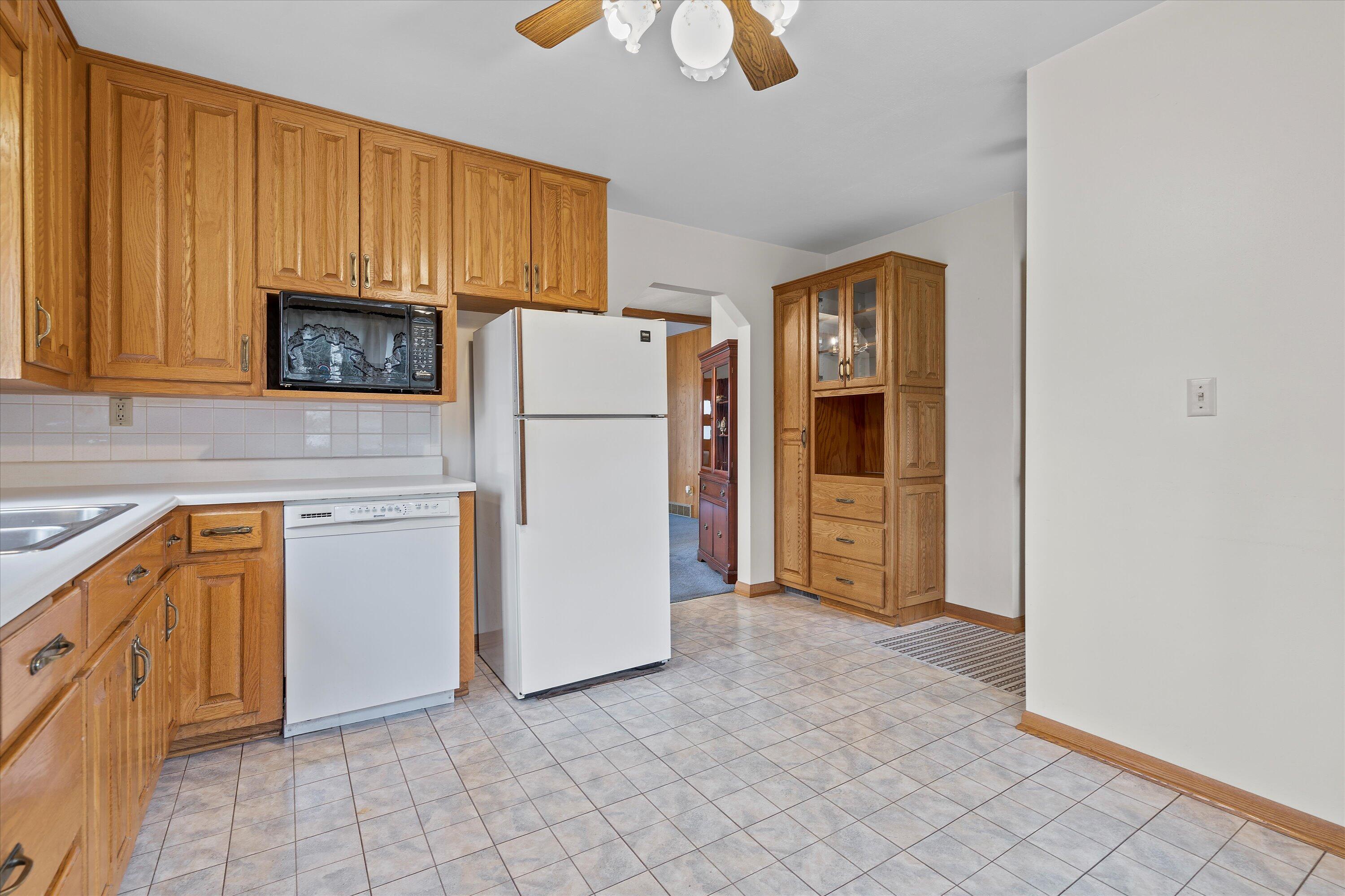 4241 Hillside Road Polk, WI 53086 - Photo 10 of 36 27-DSC09094
