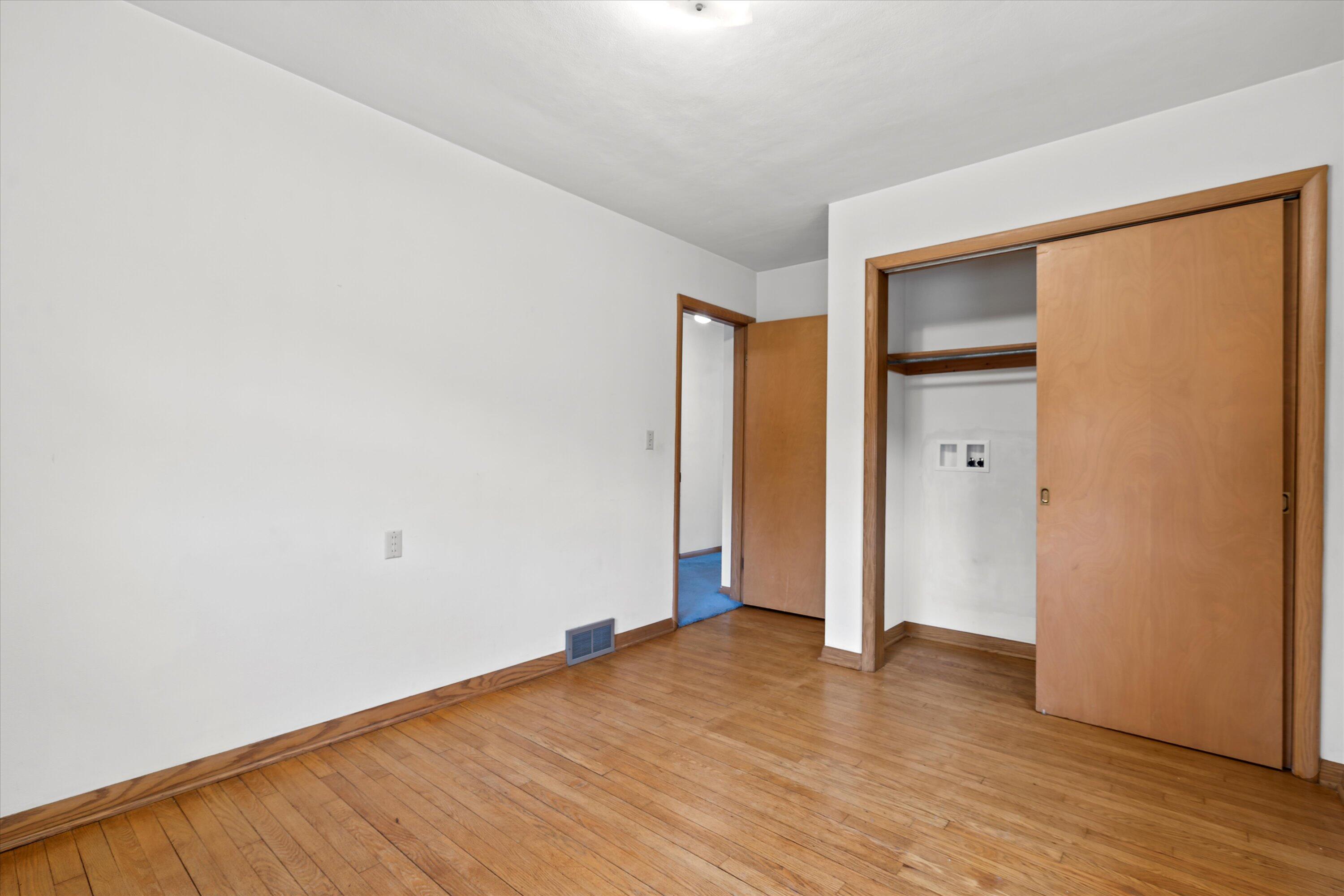 4241 Hillside Road Polk, WI 53086 - Photo 15 of 36 37-DSC09151