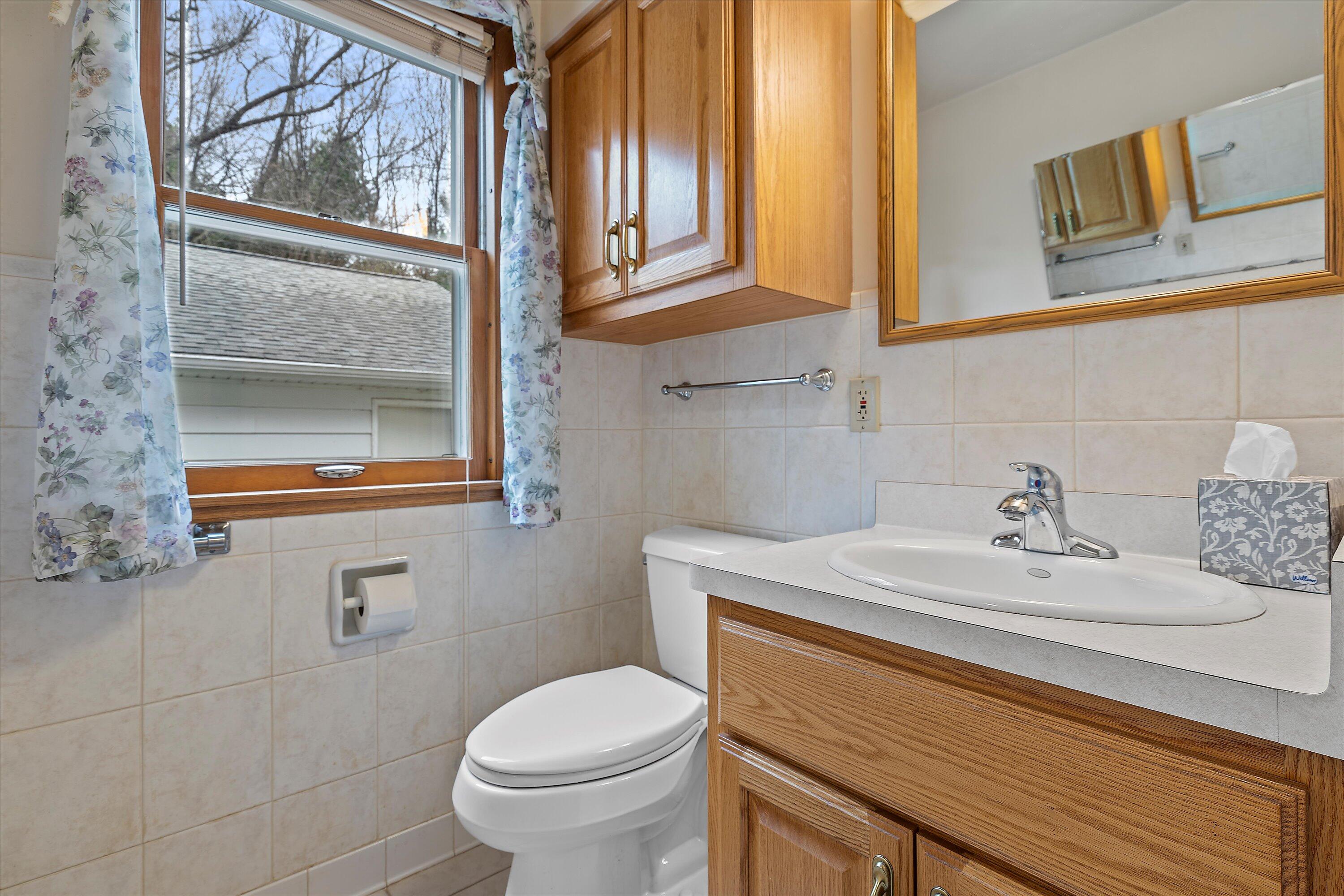 4241 Hillside Road Polk, WI 53086 - Photo 18 of 36 40-DSC09169