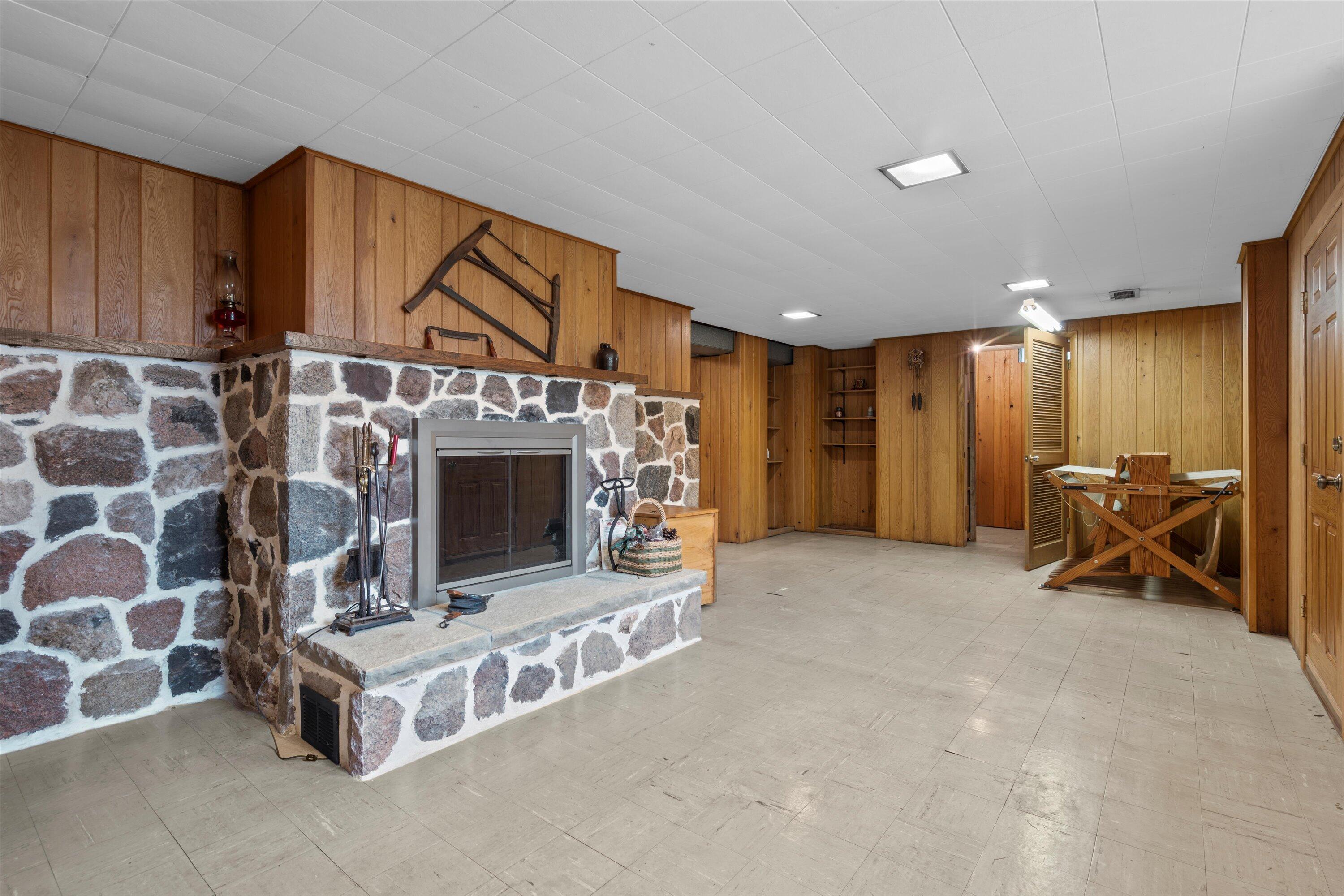 4241 Hillside Road Polk, WI 53086 - Photo 23 of 36 46-DSC09205