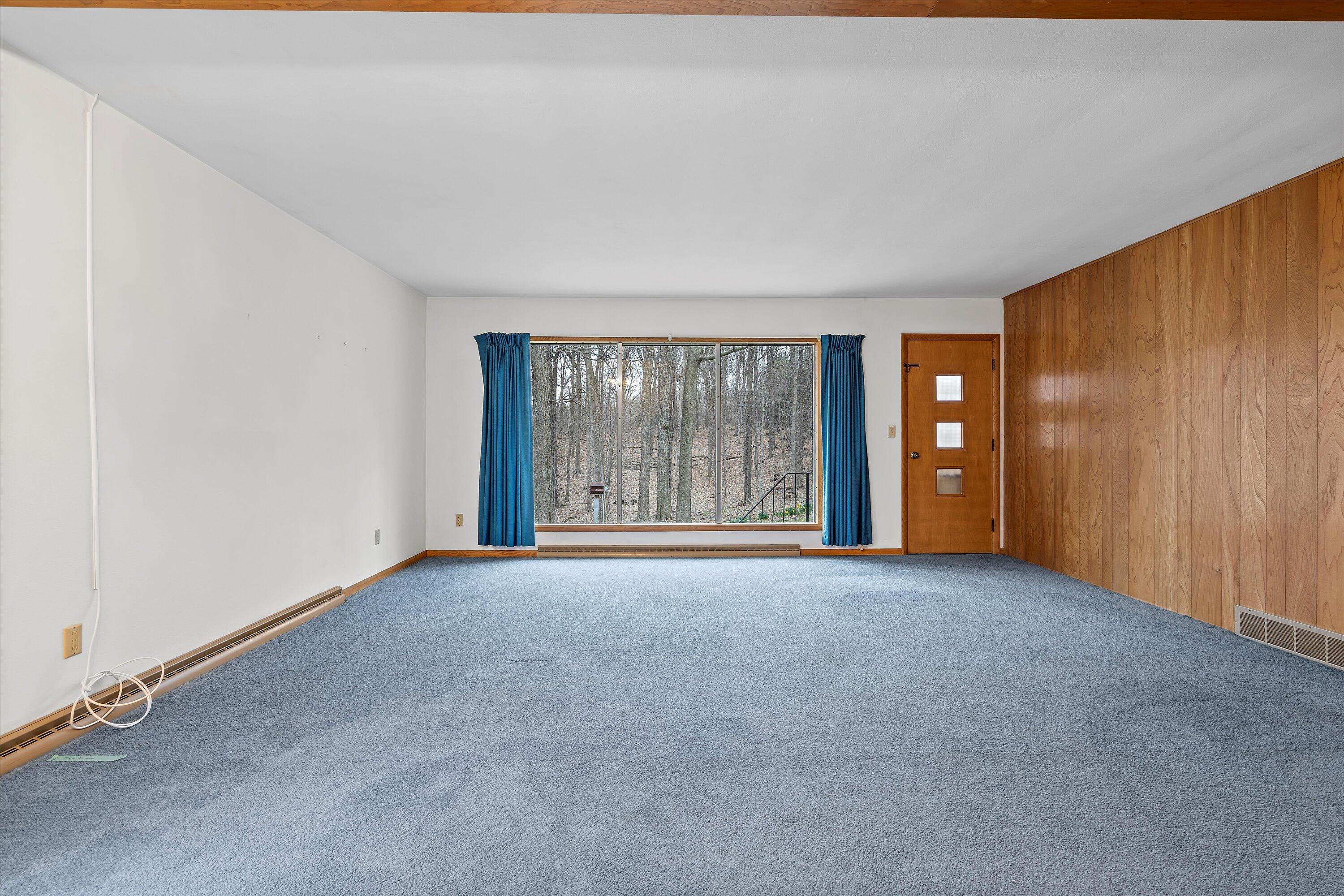 4241 Hillside Road Polk, WI 53086 - Photo 4 of 36 31-DSC09115