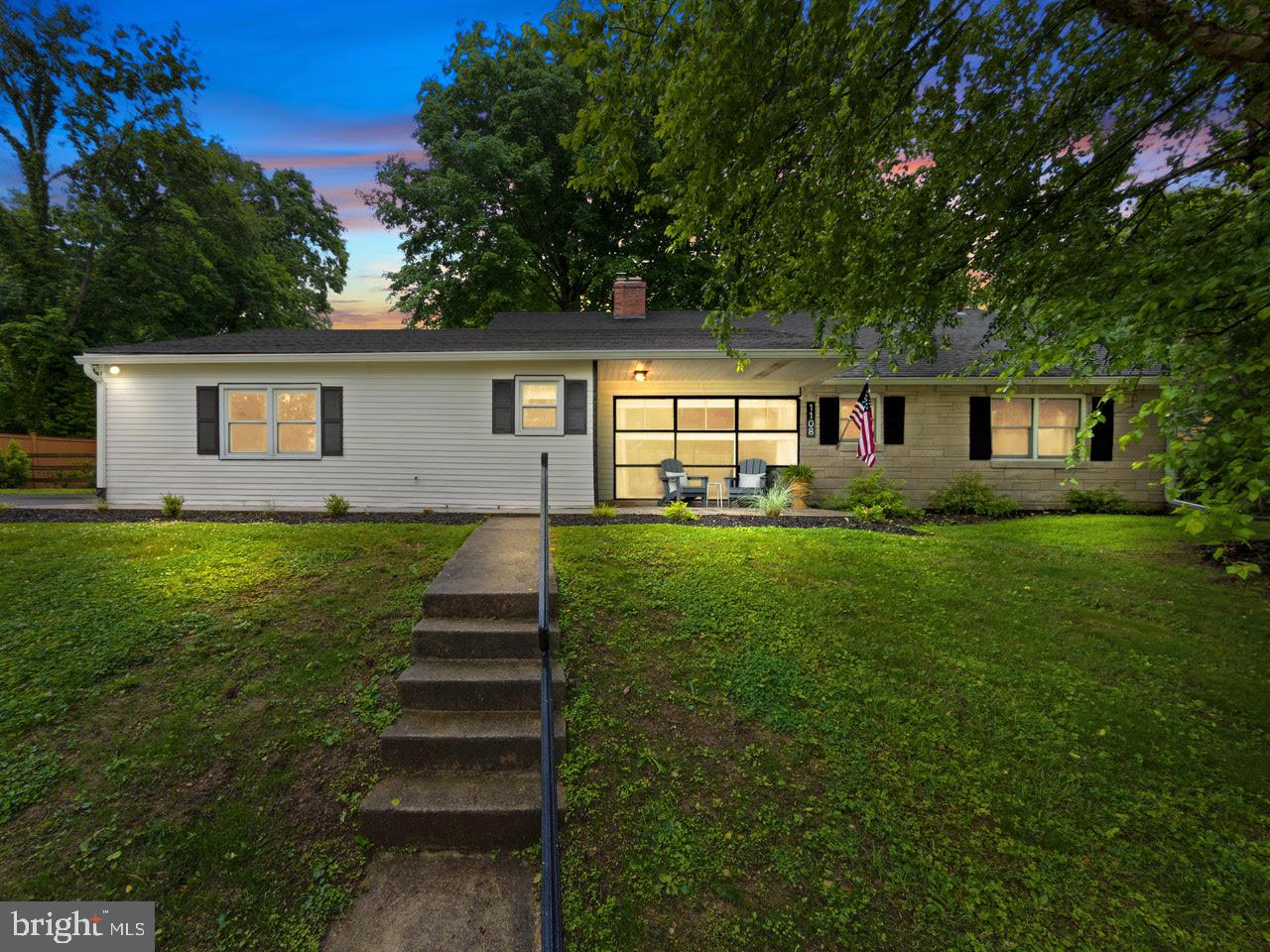 1108 Cromwell Road Glenside, PA 19038 - Photo 41 of 43 Twilight Front (virtual)