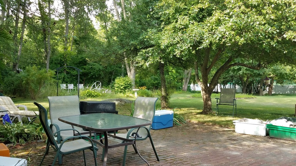 435 Stevens Road Swansea, MA 02777 - Photo 3 of 19 Gallery Image 3