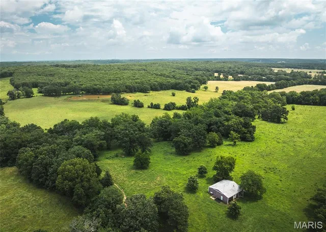 $695,000 | 25260 County Road 406, Bland, MO 65014