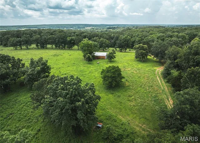 $695,000 | 25260 County Road 406, Bland, MO 65014