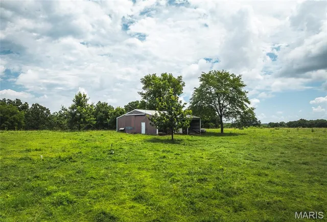 $695,000 | 25260 County Road 406, Bland, MO 65014