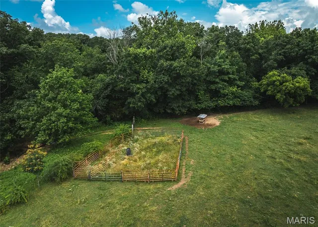 $695,000 | 25260 County Road 406, Bland, MO 65014