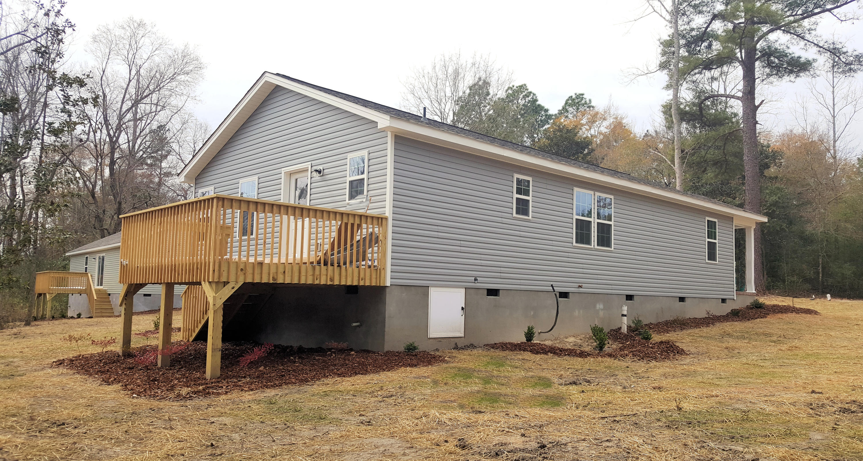 162 Midway Road Aberdeen, NC 28315 - Photo 9 of 11 162 Midway rear side