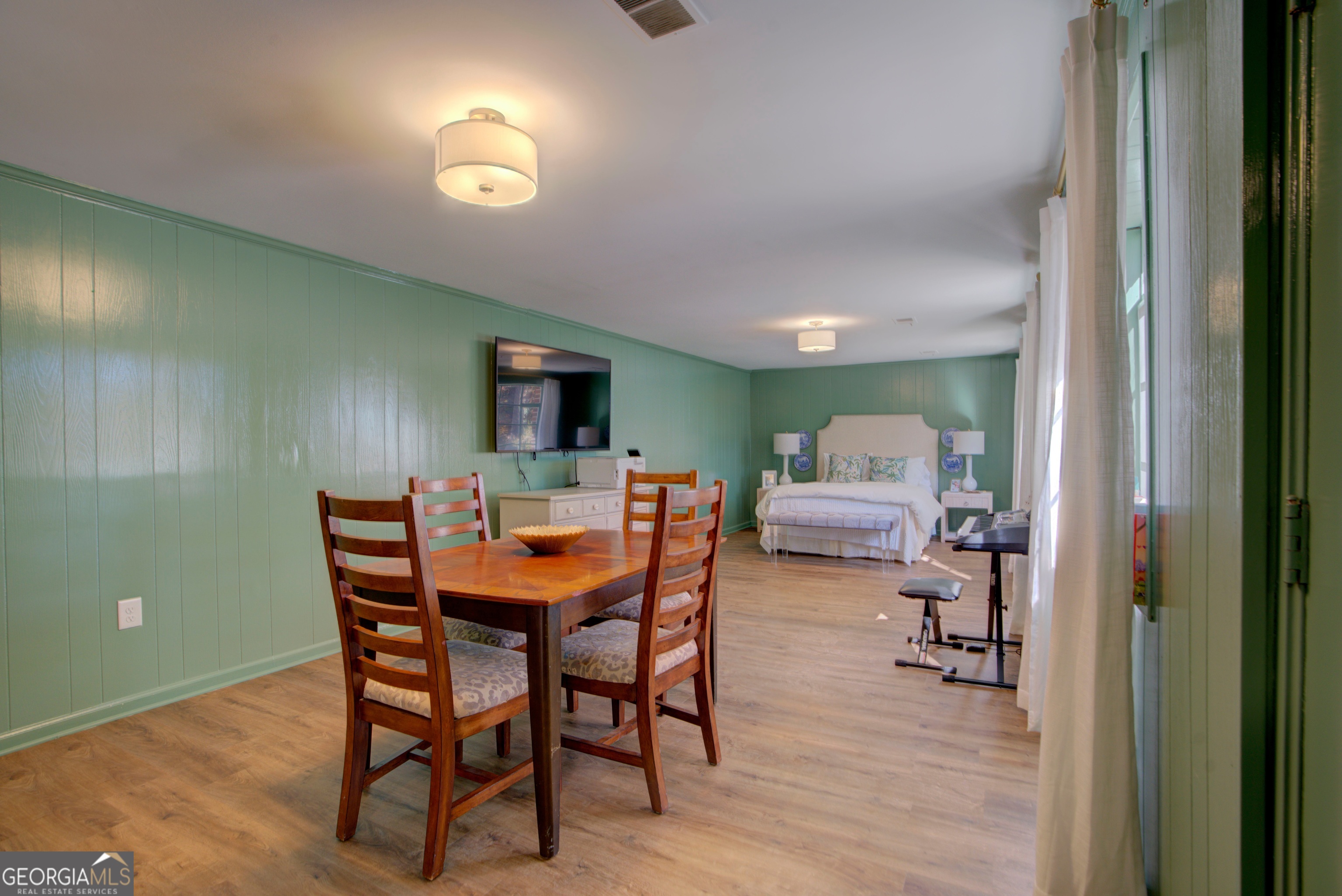 17 Crestwood Drive Rome, GA 30165 - Photo 17 of 36 a dining room with furniture and window