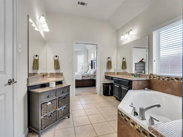 $470,000 | 2704 Oxbow Bluff, Pearland, TX 77581