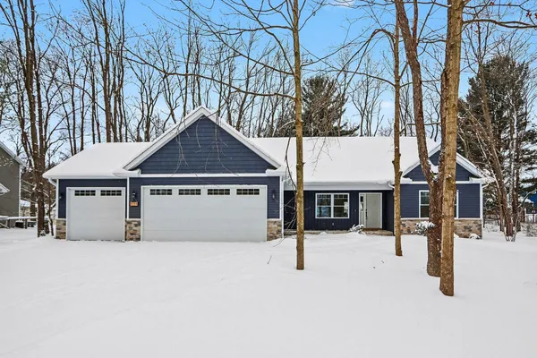 $638,000 | 9194 Kellie Lane, Richland, MI 49083
