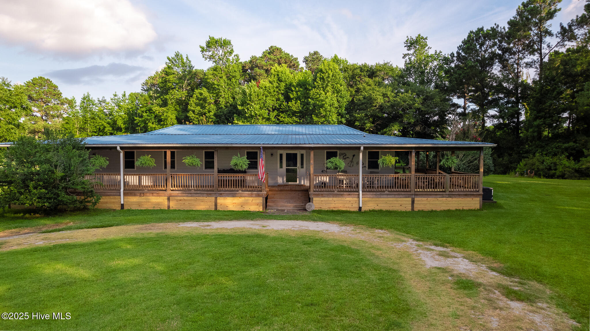 161 Howard Lane Swansboro, NC 28584 - Photo 2 of 56 Front Drive and expansive front porch!