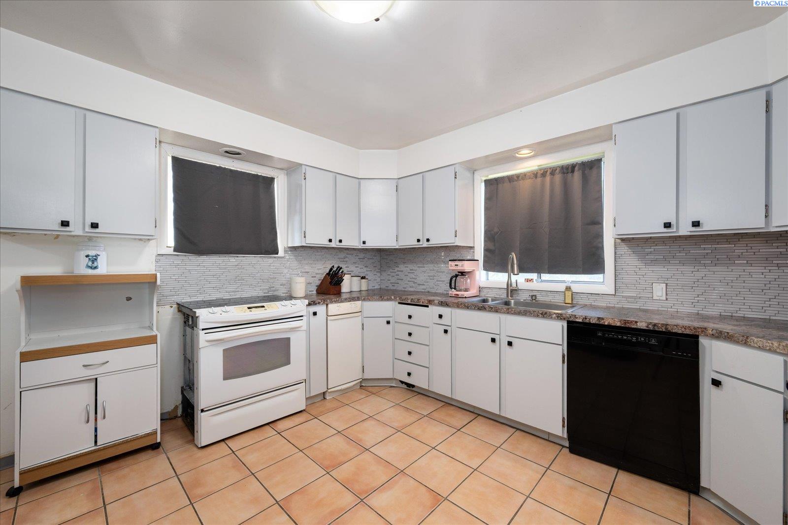 150301 West Byron Road Prosser, WA 99350 - Photo 9 of 34 Gallery Image 9