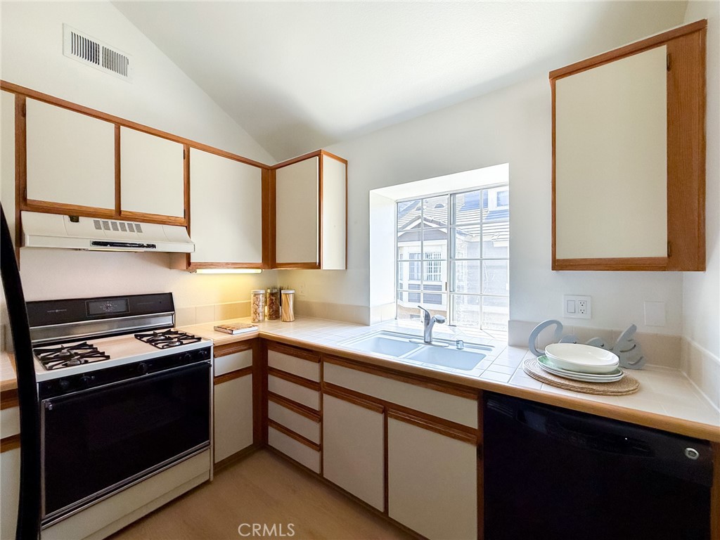 20725 East Crest Lane, Unit D Walnut, CA 91789 - Photo 22 of 66