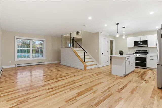 $949,900 | 42 Durham Road, Freeport, ME 04032