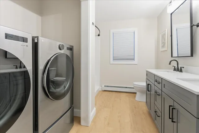 $949,900 | 42 Durham Road, Freeport, ME 04032