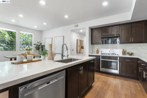 $949,000 | 5810 Midnight Place, Unit D, Dublin, CA 94568
