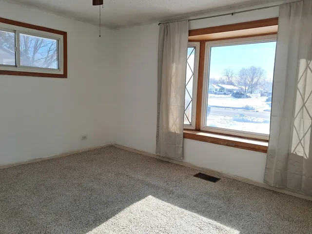 $200,000 | 4308 West 87th Place, Hometown, IL 60456